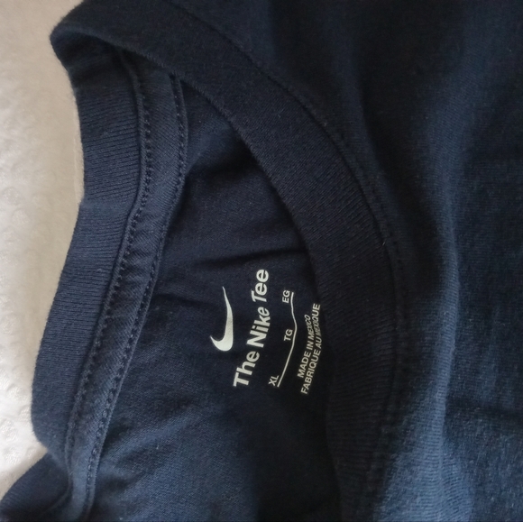 Nike T-Shirt Navy Blue Swoosh Logo Long Sleeve - Picture 2 of 2